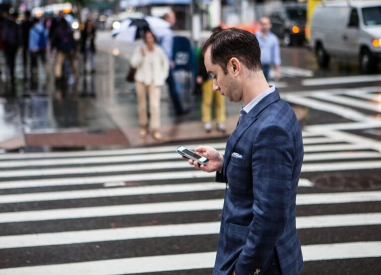 Businessmen 1 768x555